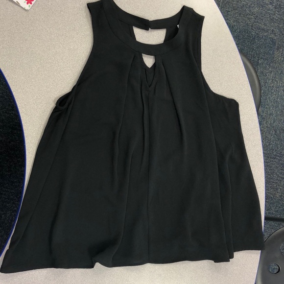 Xhilaration Tops - NWT super cute sleeveless keyhole blouse XXL Xhilaration Tops - NWT super cute sleeveless keyhole blouse XXL